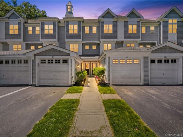  2 BR,  3.00 BTH &nbsp;Condo style home in Peekskill