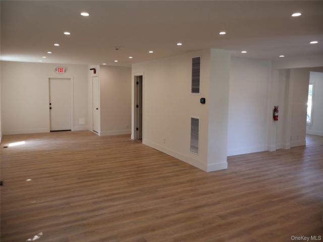 [PHOTO]