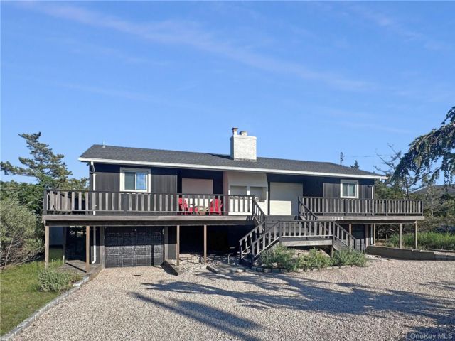 4 BR,  2.00 BTH &nbsp;Hi ranch style home in Southold