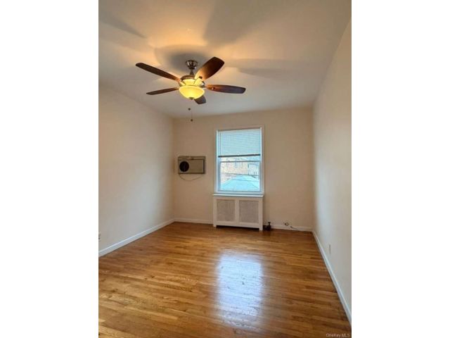  3 BR,  1.00 BTH &nbsp;Other style home in Fresh Meadows