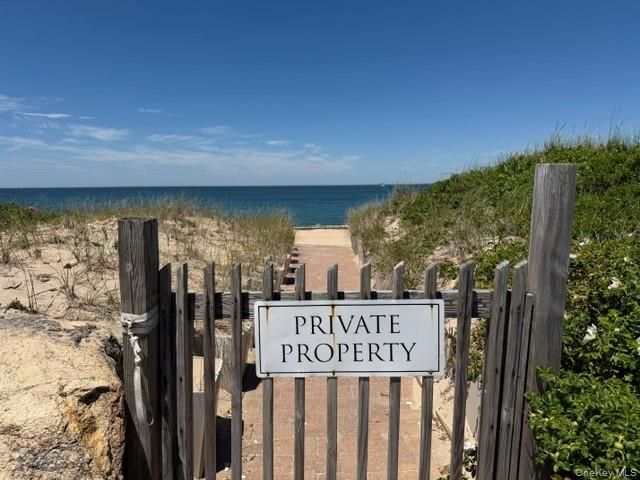  3 BR,  2.00 BTH &nbsp;Ranch style home in Montauk