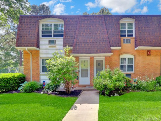  1 BR,  1.00 BTH &nbsp;Other style home in Holtsville