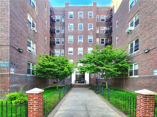 [Flushing Real Estate, listing number 7299557]