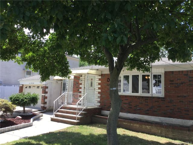  4 BR,  2.00 BTH &nbsp;Contemporary style home in Heartland Village