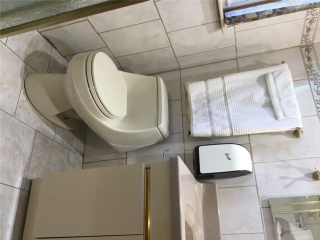 [PHOTO]