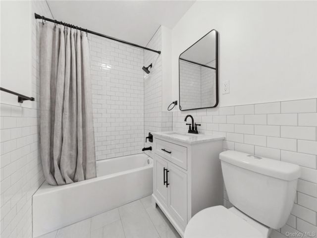 [PHOTO]