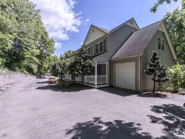  3 BR,  1.00 BTH &nbsp;House style home in Westtown