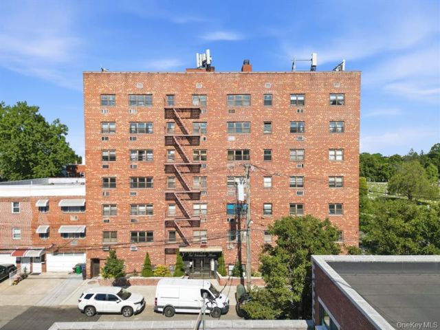 [Woodlawn Real Estate, listing number 7300393]