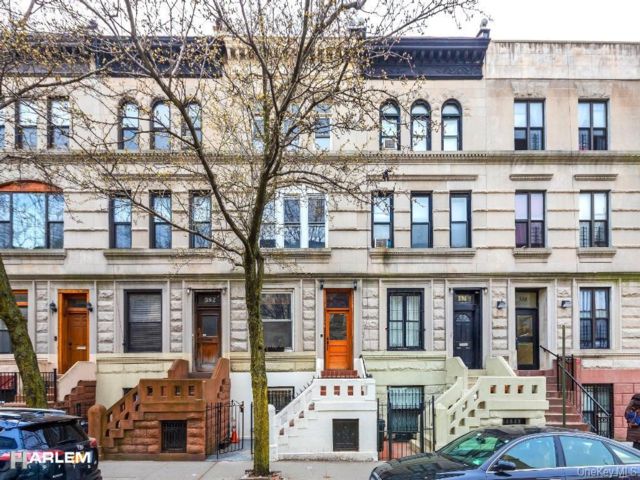  7 BR,  4.00 BTH &nbsp;Traditional style home in New York (manhattan)