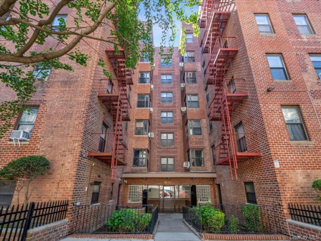  2 BR,  1.00 BTH &nbsp;Other style home in East Elmhurst