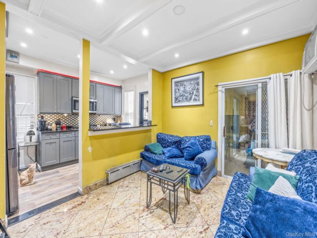  2 BR,  1.00 BTH &nbsp;House style home in Elmhurst