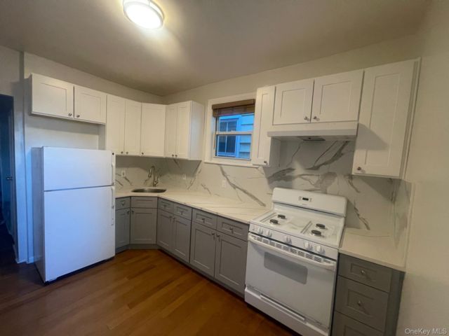  2 BR,  1.00 BTH &nbsp;A-frame style home in Woodhaven