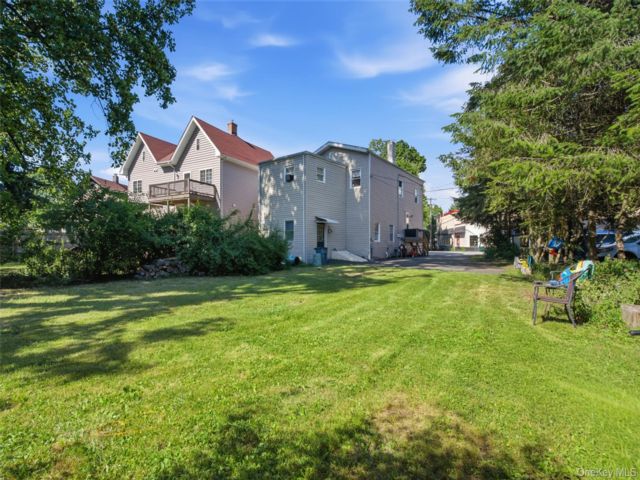  2 BR,  1.00 BTH &nbsp;Colonial style home in Cornwall On Hudson