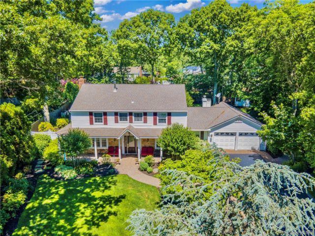  4 BR,  3.00 BTH &nbsp;Colonial style home in Coram