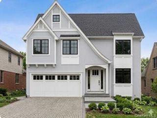  5 BR,  6.00 BTH &nbsp;Modern style home in New Rochelle