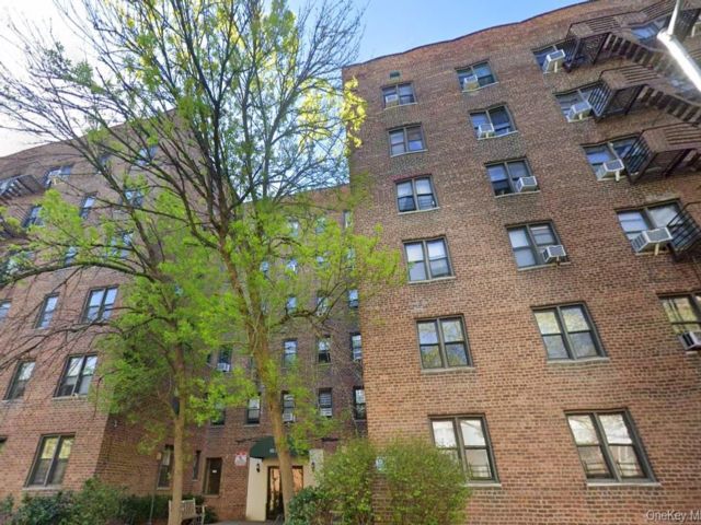  2 BR,  1.00 BTH &nbsp;Other style home in Forest Hills