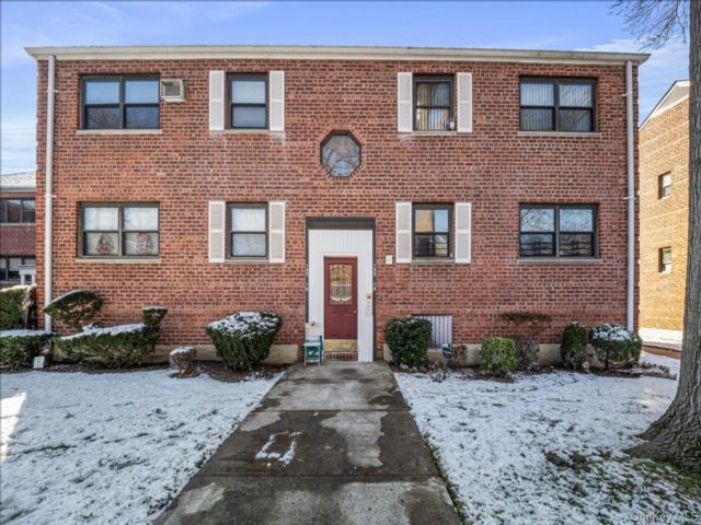 [Howard Beach Real Estate, listing number 7301205]