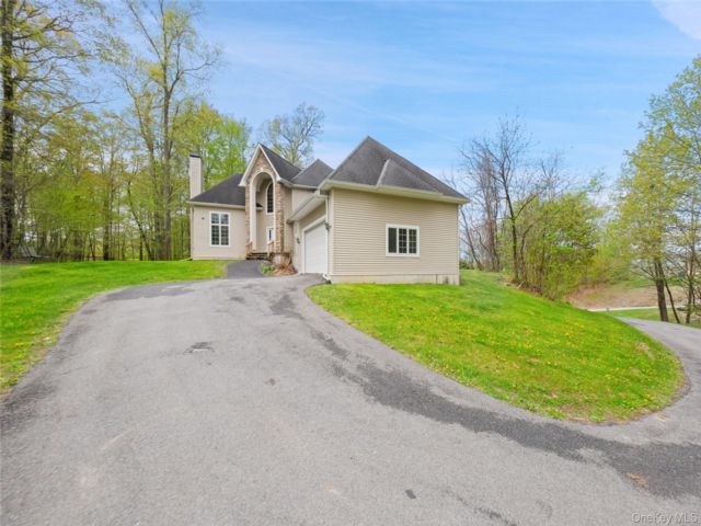  3 BR,  2.00 BTH &nbsp;Contemporary style home in Hyde Park