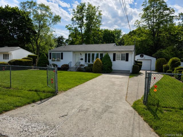 [PHOTO]