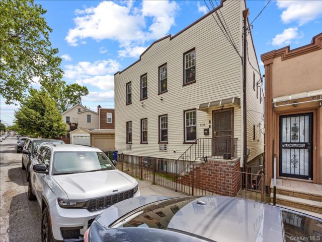  5 BR,  2.00 BTH &nbsp;Colonial style home in Maspeth