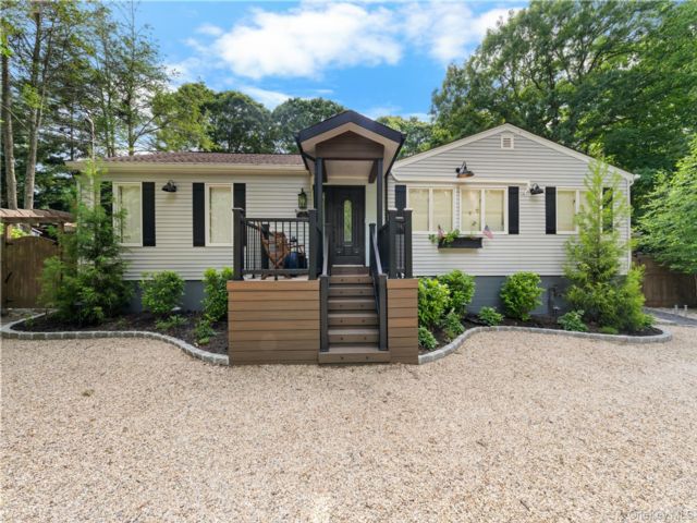 [Wading River Real Estate, listing number 7301420]