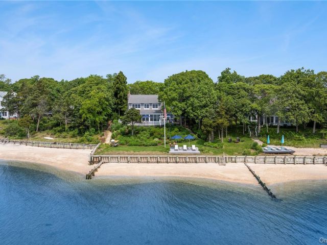  3 BR,  3.00 BTH &nbsp;Cape cod style home in Laurel