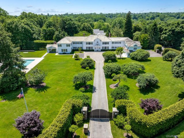  6 BR,  9.00 BTH &nbsp;Colonial style home in Purchase