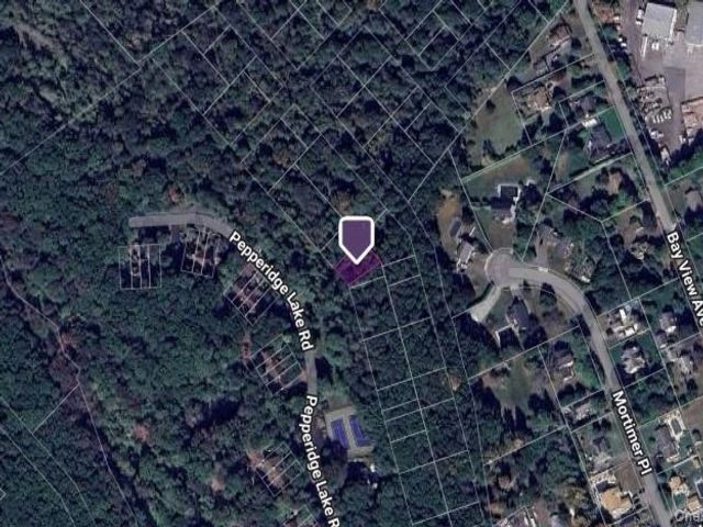 Lot <b>Size:</b>  &nbsp;House style home in Eastport