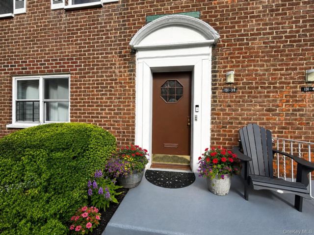  1 BR,  1.00 BTH &nbsp;Garden style home in Rosedale