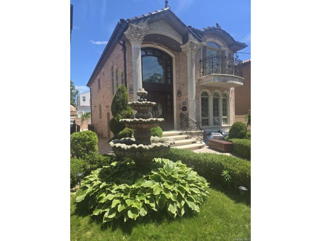  5 BR,  5.00 BTH &nbsp;Hi ranch style home in South Ozone Park