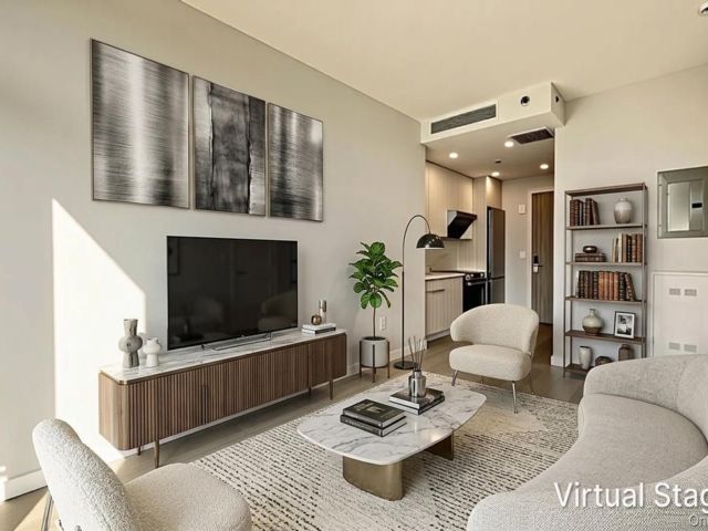  1 BR,  1.00 BTH &nbsp;Mid rise style home in Flushing