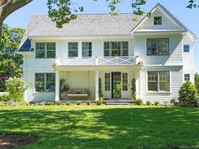  6 BR,  7.00 BTH &nbsp;Post modern style home in Westhampton