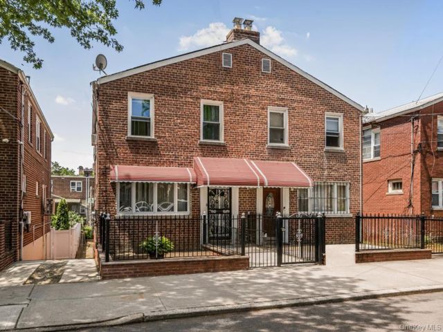 [Wakefield Real Estate, listing number 7301619]