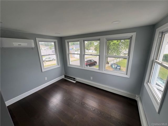  2 BR,  1.00 BTH &nbsp;Other style home in Amityville