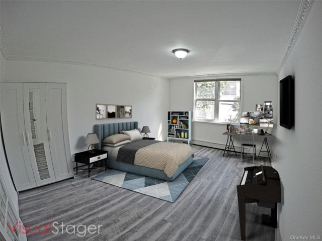  3 BR,  2.00 BTH &nbsp;House style home in Elmhurst