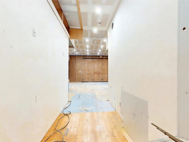 [PHOTO]