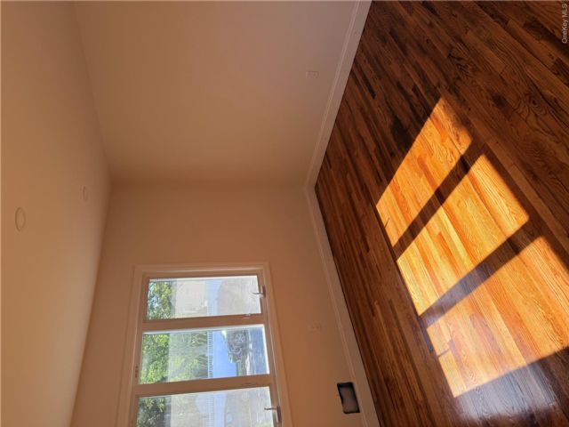 [Farmingdale Real Estate, listing number 7301949]