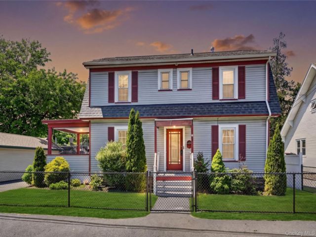  4 BR,  1.00 BTH &nbsp;Cape cod style home in Port Jervis