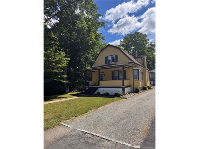  3 BR,  2.00 BTH &nbsp;Cape cod style home in Cornwall