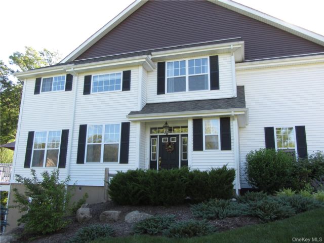  3 BR,  4.00 BTH &nbsp;Condo style home in Middletown