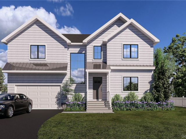  5 BR,  5.00 BTH &nbsp;Colonial style home in Levittown