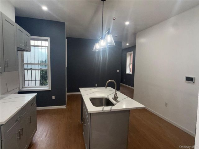  1 BR,  1.00 BTH &nbsp;Other style home in Bushwick