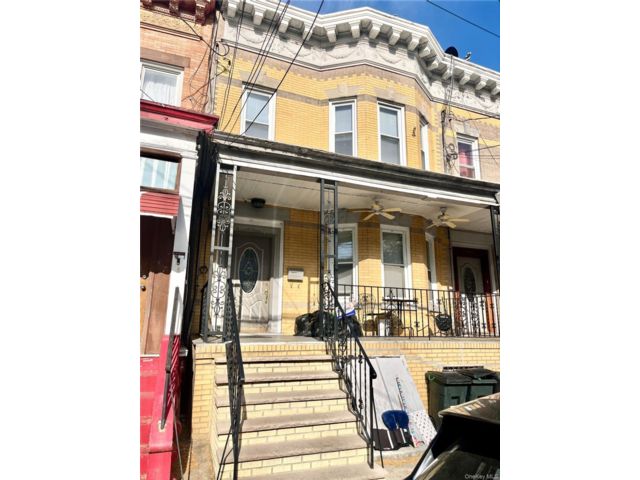  5 BR,  2.00 BTH &nbsp;House style home in Woodhaven