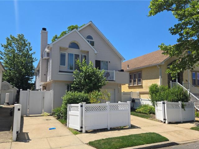 [Long Beach Real Estate, listing number 7302533]