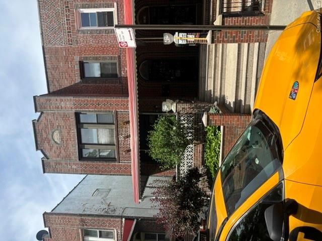  7 BR,  2.00 BTH &nbsp;House style home in East Elmhurst