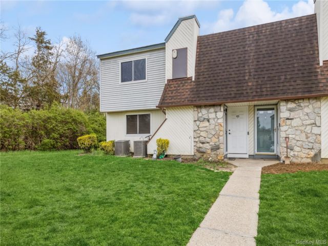  2 BR,  1.00 BTH &nbsp;Other style home in Coram