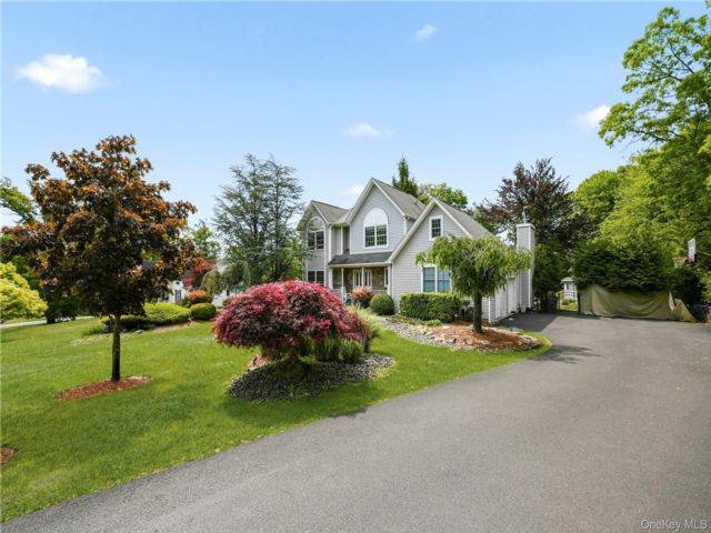  4 BR,  3.00 BTH &nbsp;Colonial style home in Highland Mills