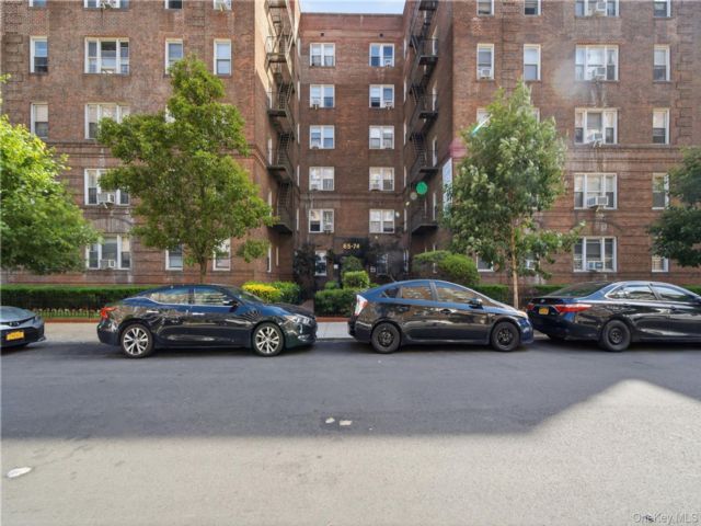 Studio,  1.00 BTH &nbsp;Mid rise style home in Rego Park
