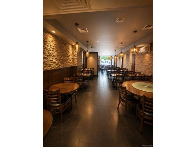 [PHOTO]