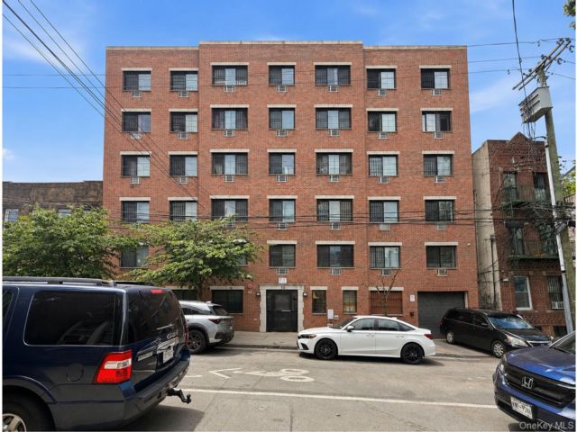 Studio,  0.00 BTH &nbsp;House style home in Mosholu